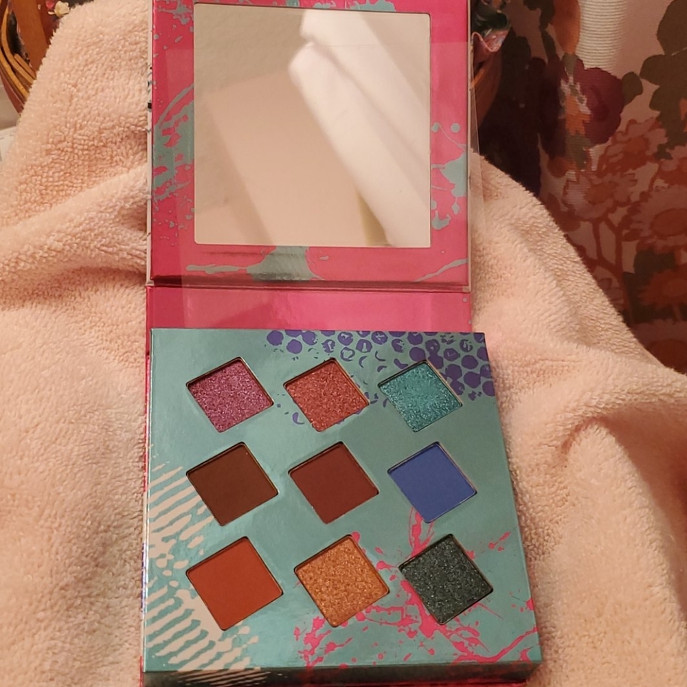 Make up - Picture 3 of 4